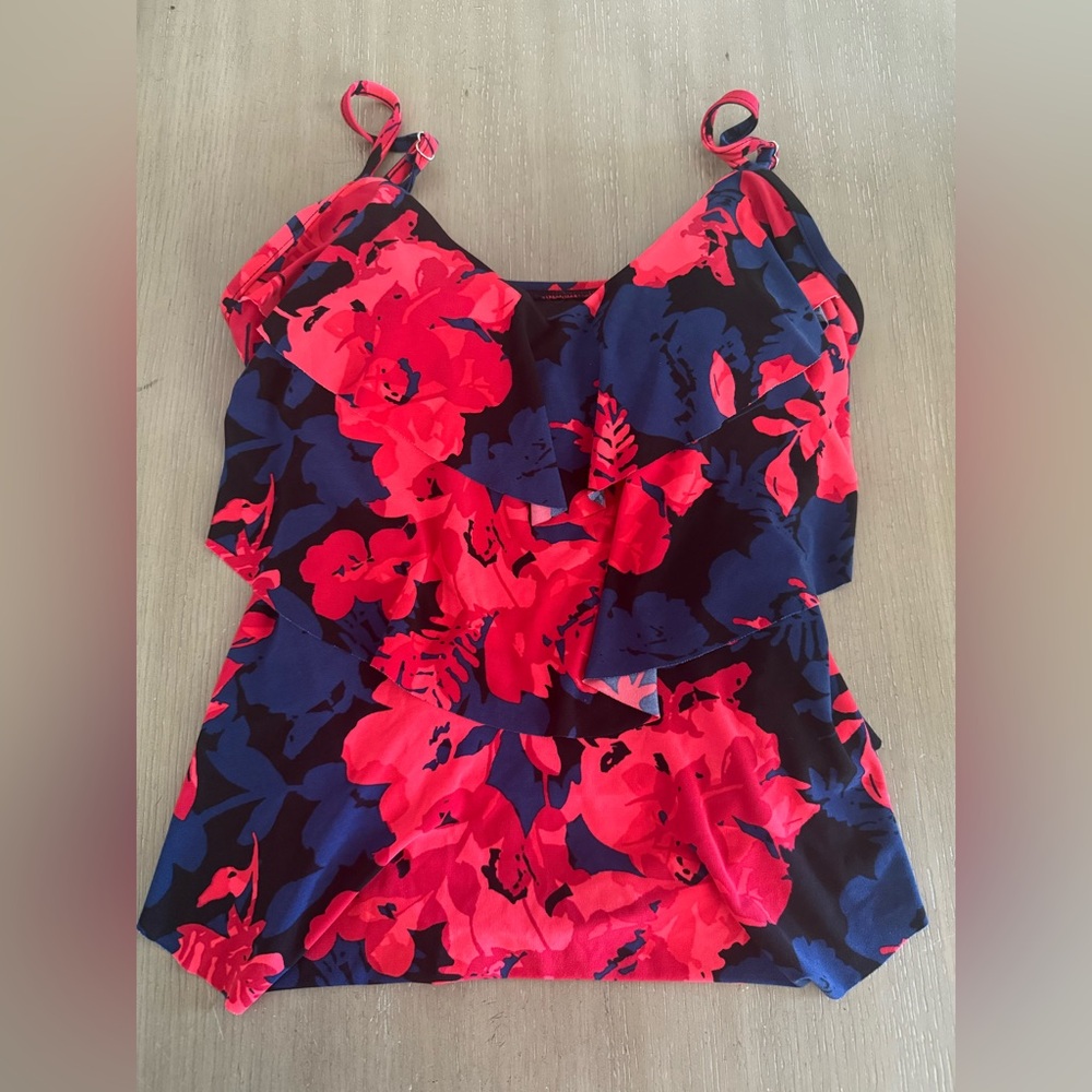 Floral Sleeveless Swim Top in pink and Blue
Size M